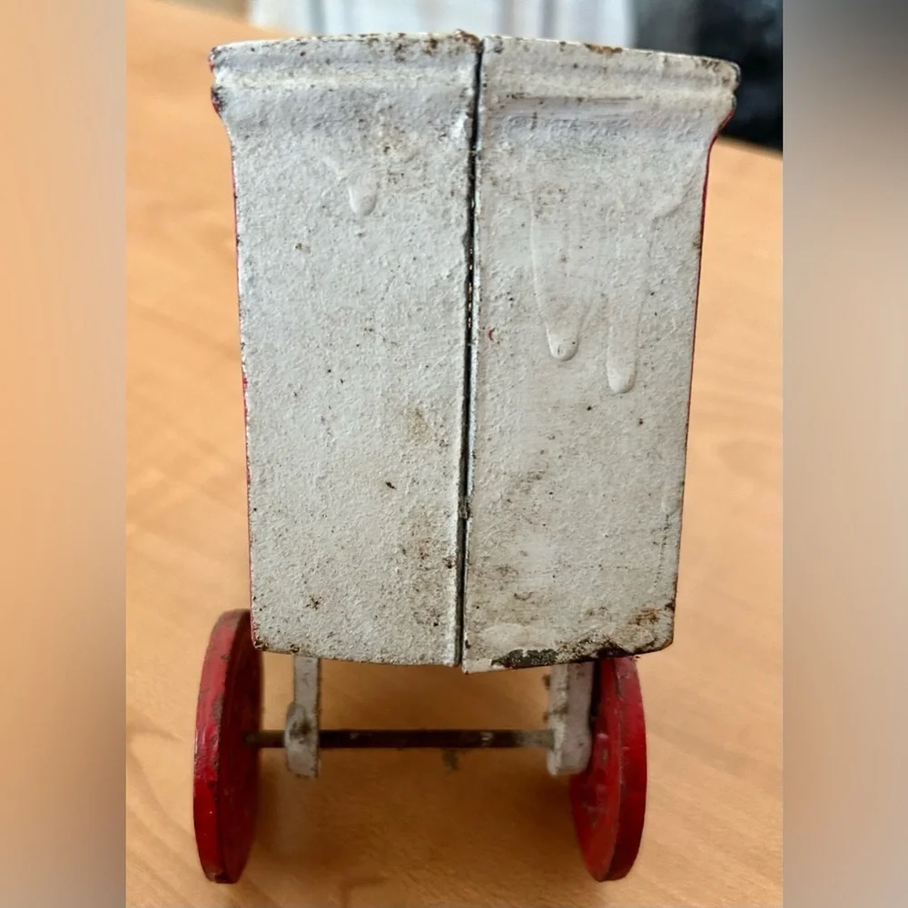 Vintage cast iron fresh milk wagon cart toys